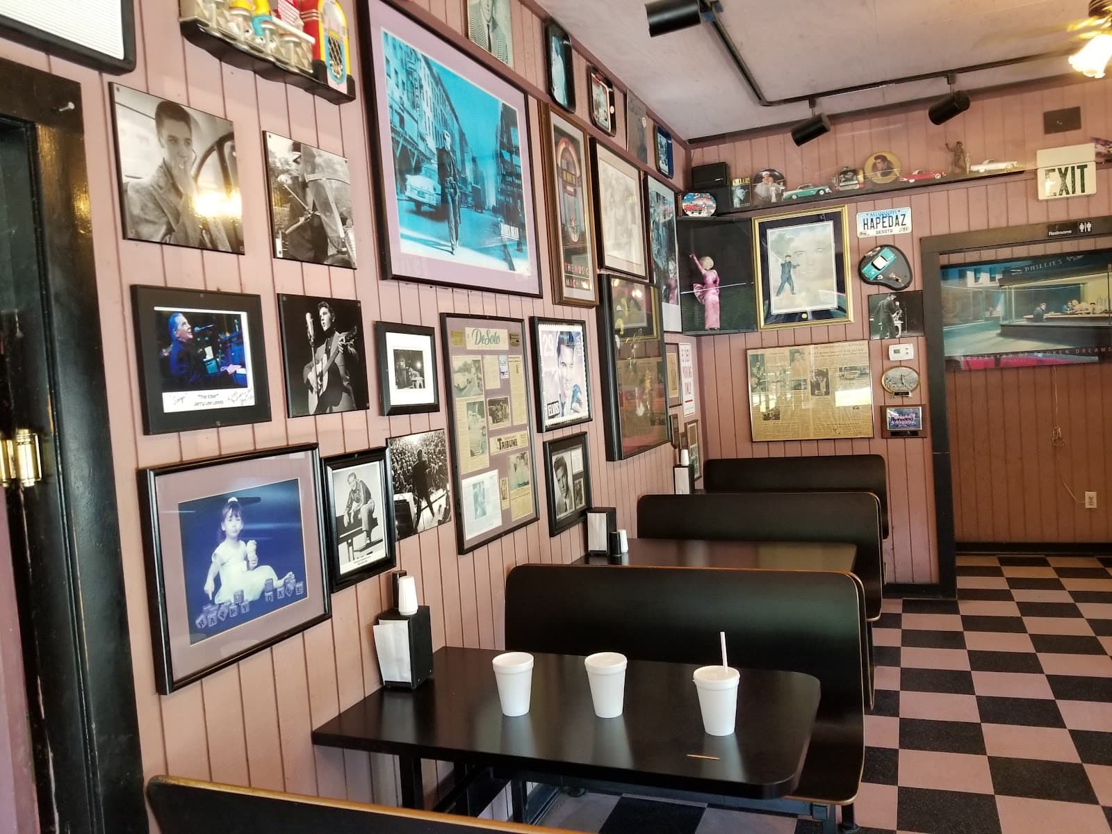 Happy Daze Dairy Bar/Restaurant in Nesbit