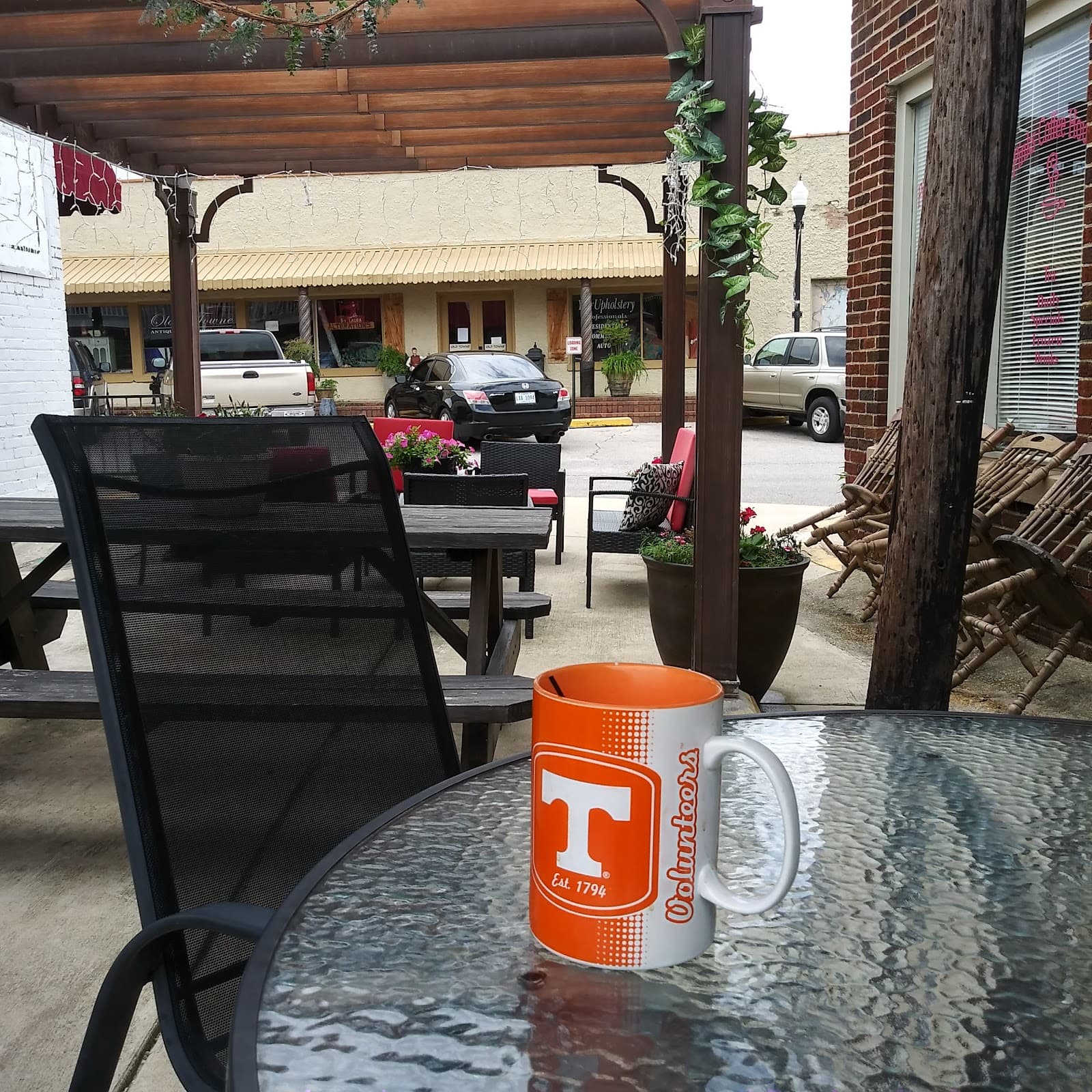 Pink's Coffee House in Olive Branch