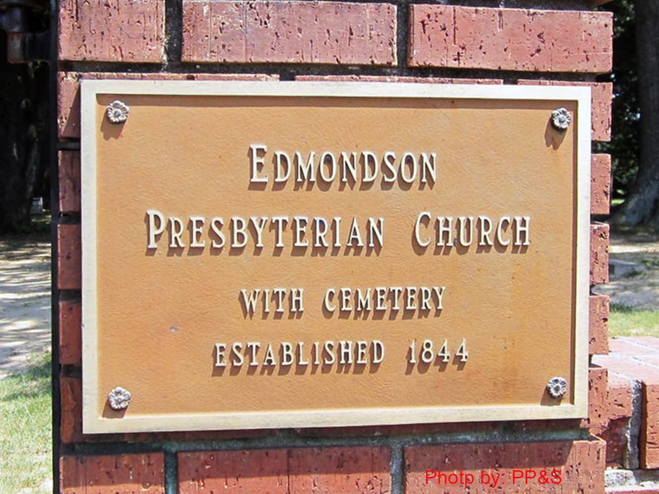 Edmondson Church Cemetery in Southaven