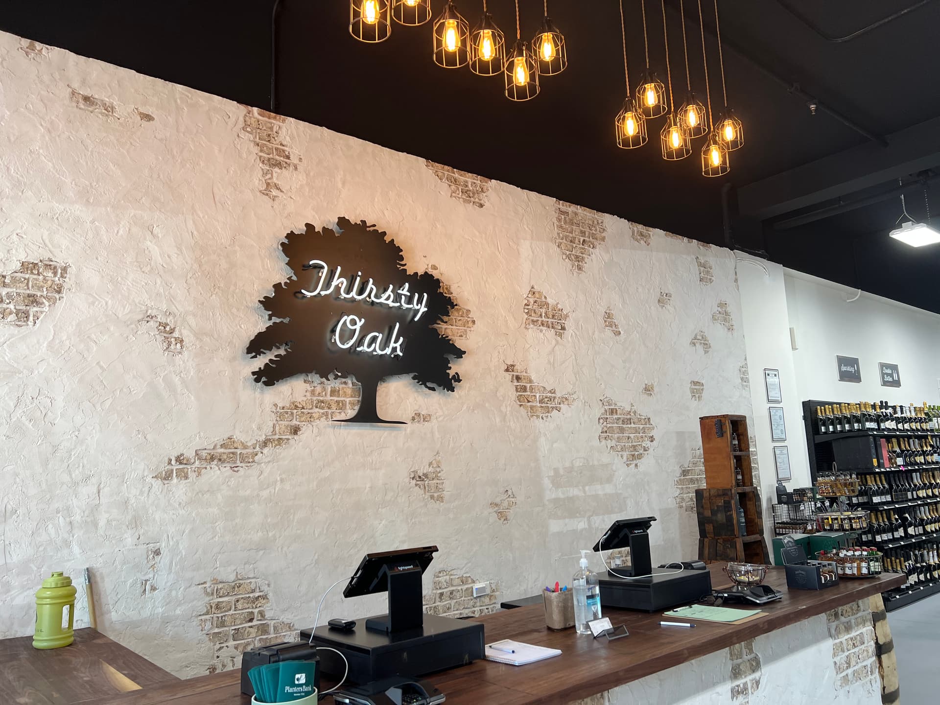 Evening dining at Thirsty Oak in Southaven