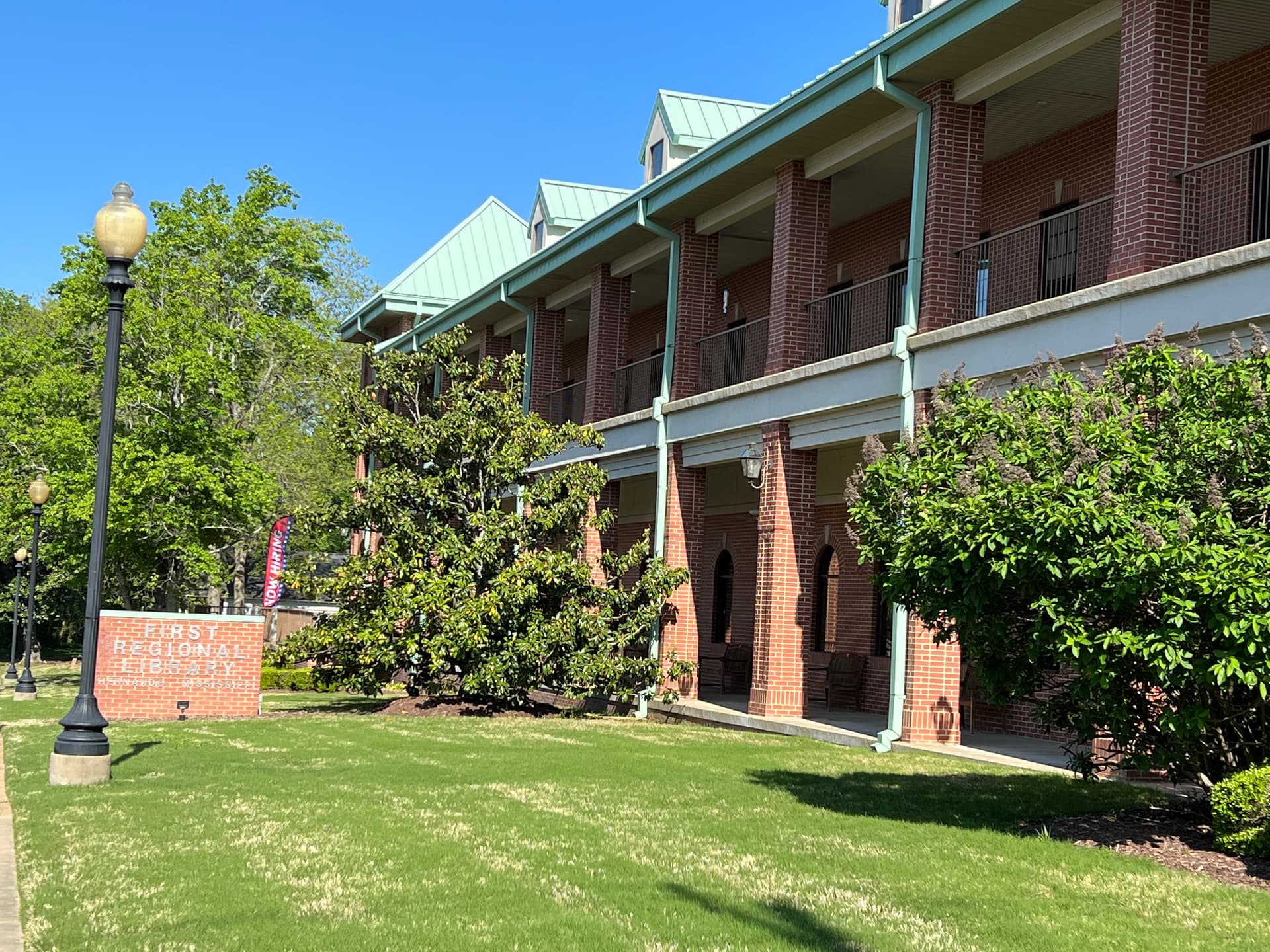 Hernando Public Library building with landscaped grounds