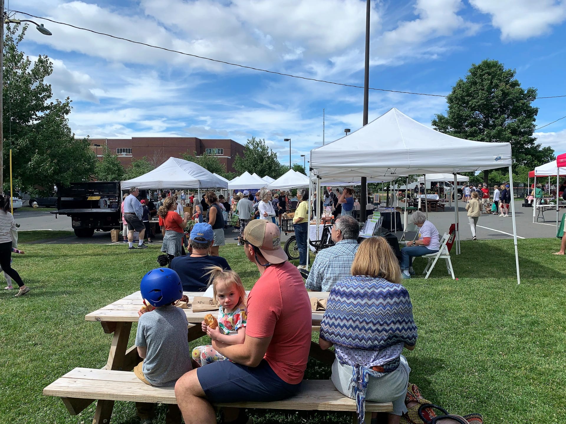 farmers market area