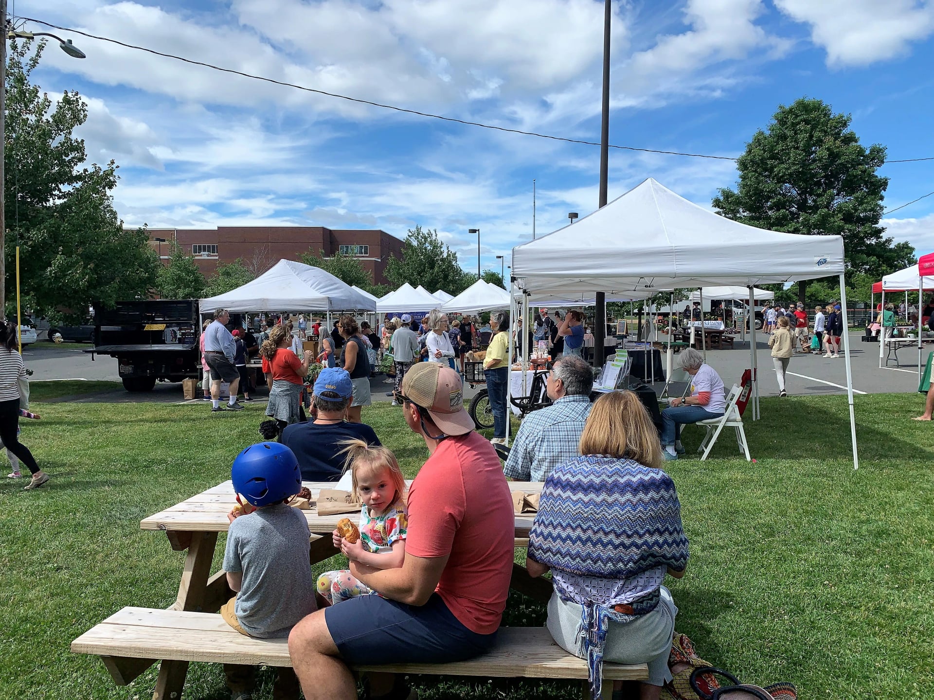 farmers market area